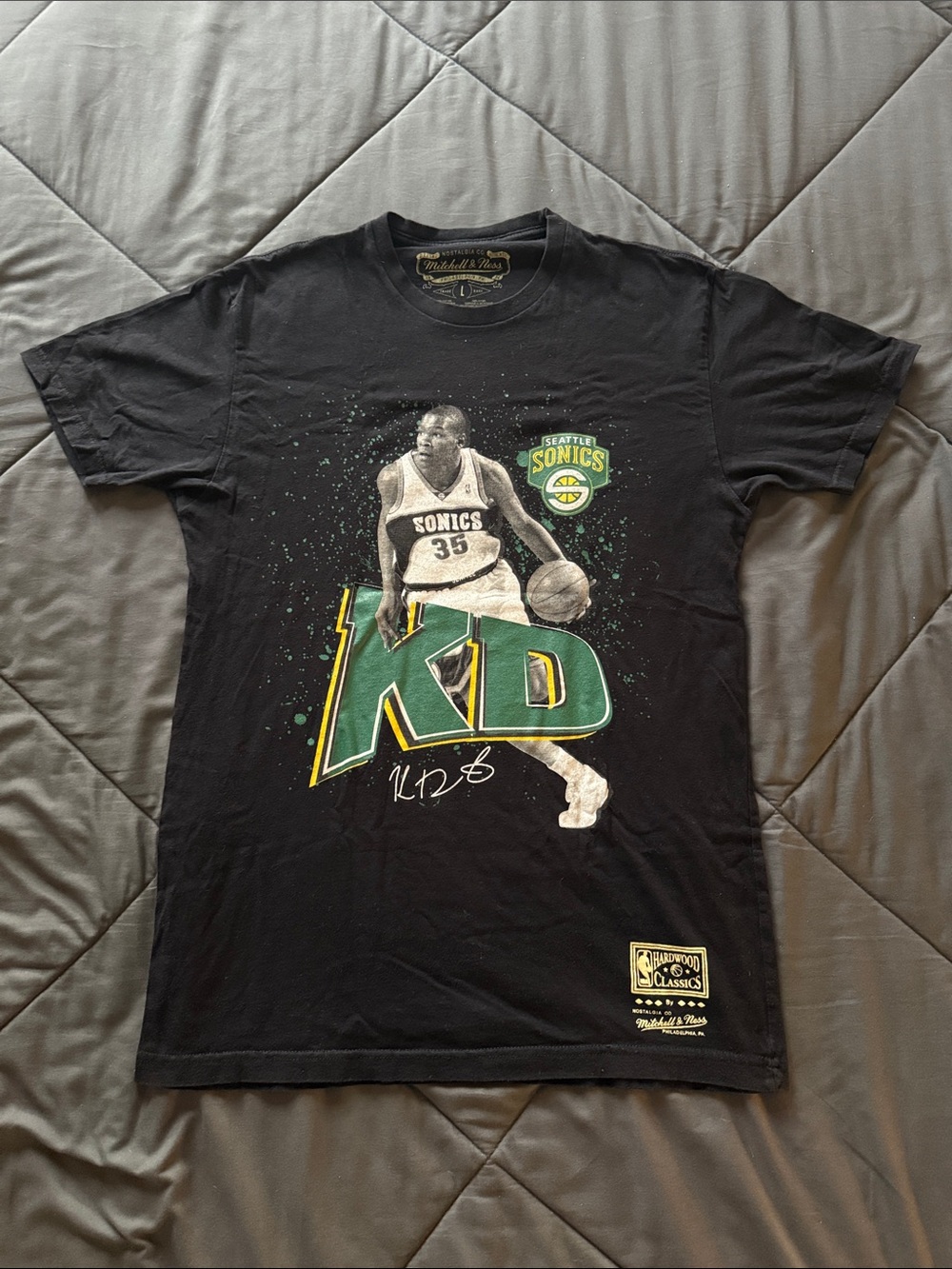 Mitchell & Ness Kevin Durant Seattle Sonics Rookie Graphic Shirt Large
